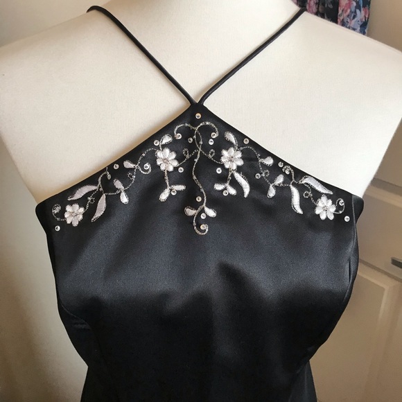 Black and White Gown - Picture 2 of 8